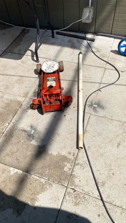 Norco floor jack 2 1/4 ton capacity