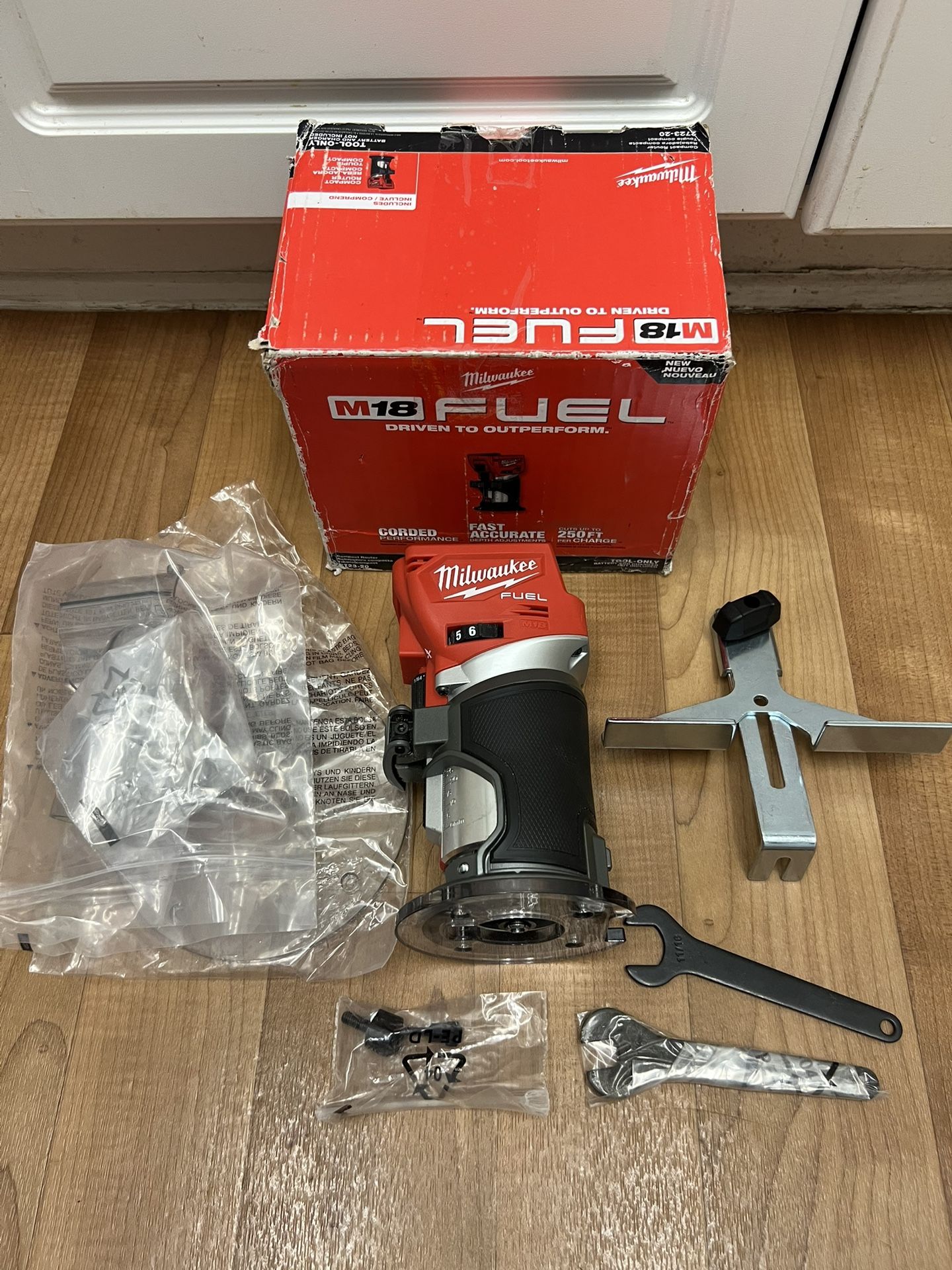 Milwaukee M18 FUEL 18V Lithium-lon Brushless Cordless Compact Router (Tool-Only)