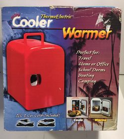 Car Fridge Cooler and Warmer Red Plugs into Car. New in Box w Adapter SEE DESCRIPTION!!