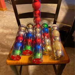 New 6 Packs Of Plastic Ornaments