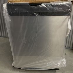 This image shows a box containing a Whirlpool WDF330PAHS 24-inch Built-In Dishwasher