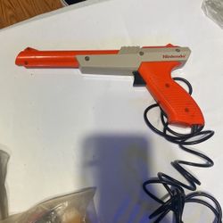 Vintage 1985 Nintendo Zapper
