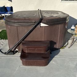 5 Person Spa With Cover, Cover Stand And Stairs