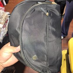 Lululemon L5 Shoulder Bag