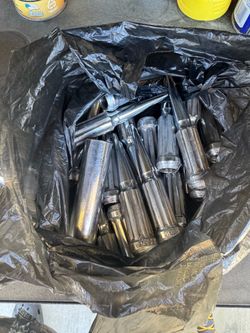 Spike lug nuts