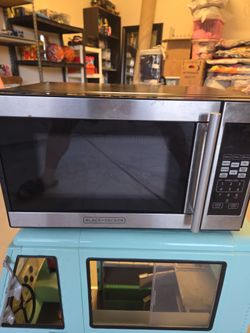 Black+Decker Stainless Steel Countertop Microwave