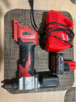 Milwaukee tool rivet