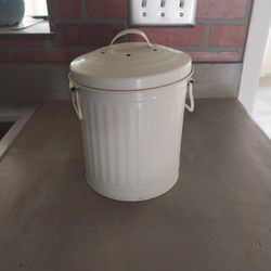 Small Kitchen Compost Bucket