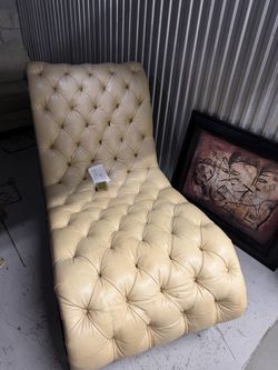Drexel Heritage Beige Tufted Leather Chaise Lounge w/ Drawer 75x32x35
