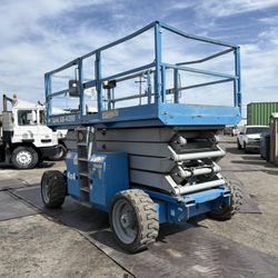 2003 Genie GS4390 Gas Scissor Lift