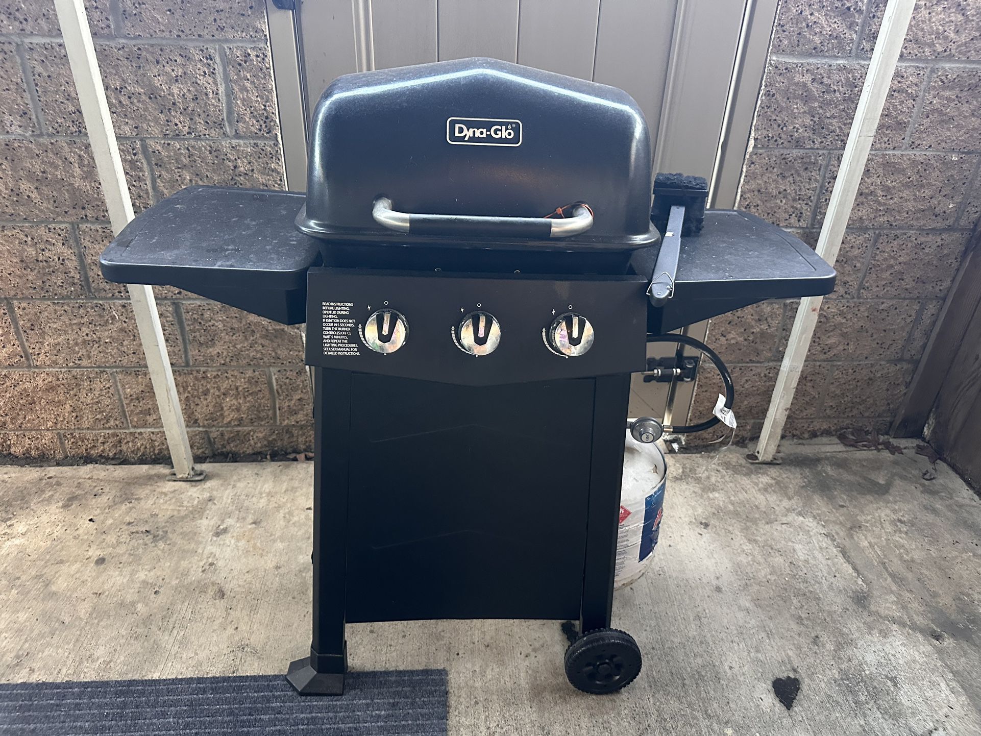 Dyna-Glo BBQ Grill With The Tank 