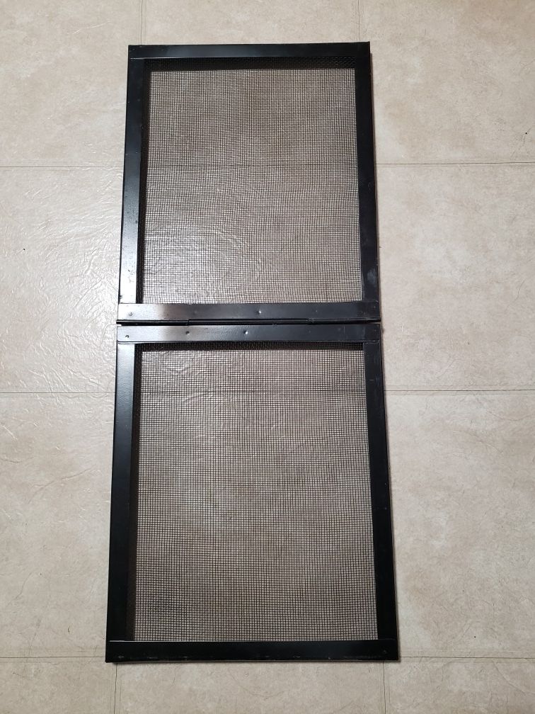 Screen top for reptile/critter cage