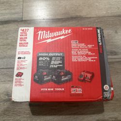 Milwaukee M18 output XC 6.0 (2) battery. + Charger 