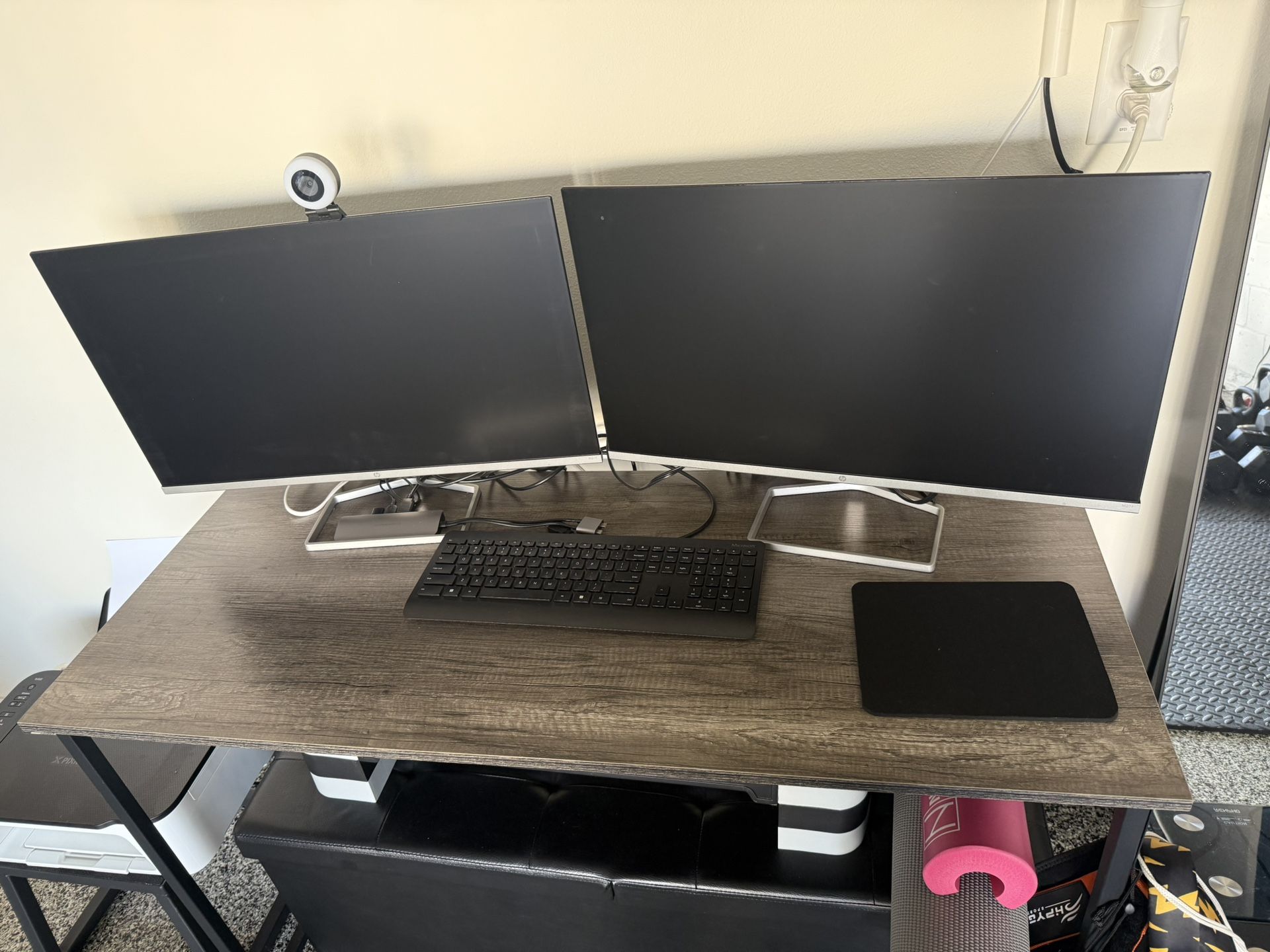 Two HP Computer monitors (Excellent Condition)