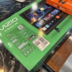 Vizio D-Series 24” Smart TV With Wall Mount