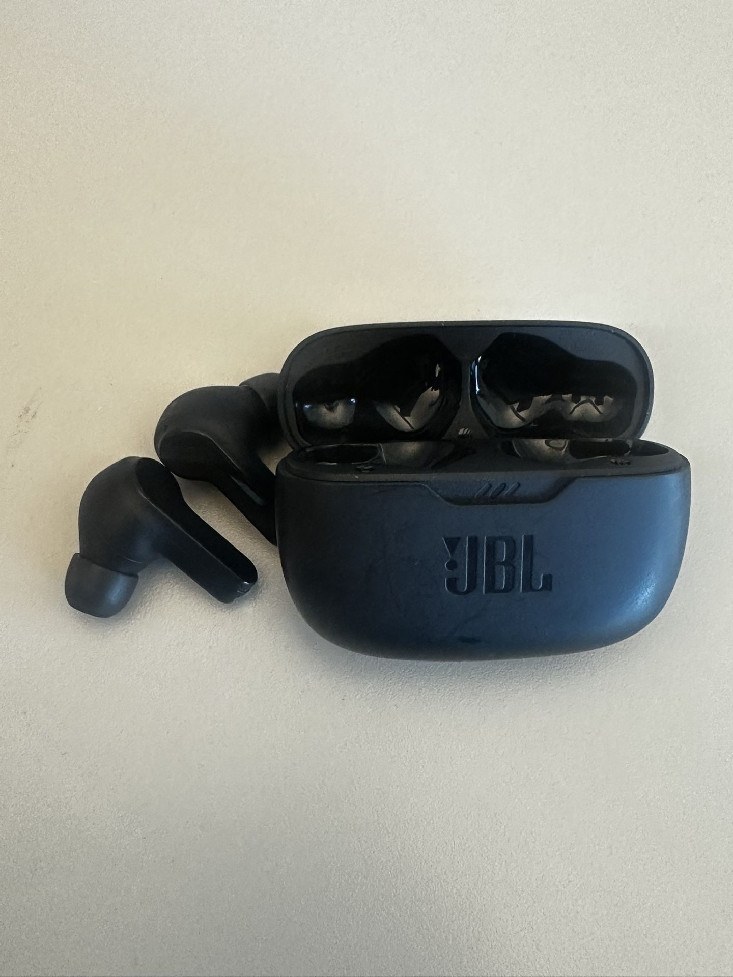 JBL Vibe Beam Wireless Earbuds