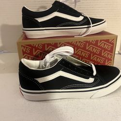 Old Skool Vans Black/White Kids Size 5.0. Brand New. Never Worn