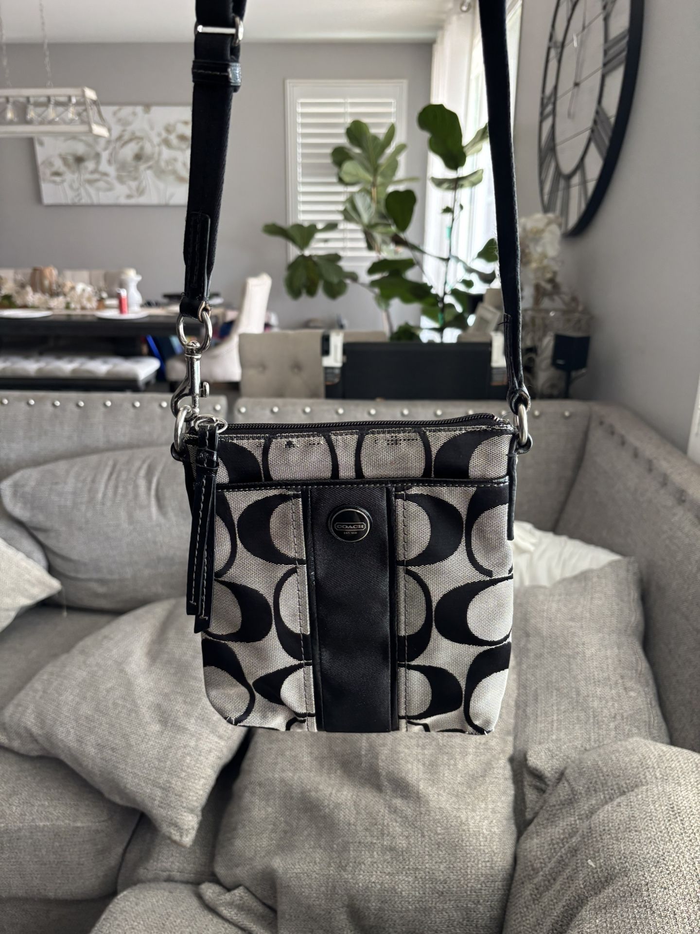 Coach Bag Black/Tan Signature Stripe Swing Pack Crossbody Handbag Shoulder