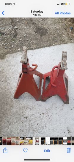 Jack stands