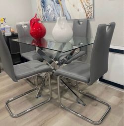 Dining set . Modern stylish for your home ! - Juego de comedor ¡ Estilo moderno para su hogar !