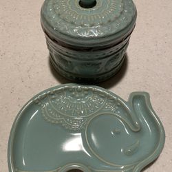 Cynthia Rowley Elephant Bathroom Set, Canister And Soap Tray