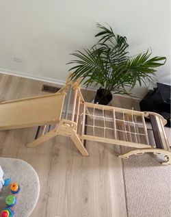Wooden Montessori Climbing Set – Excellent Condition!