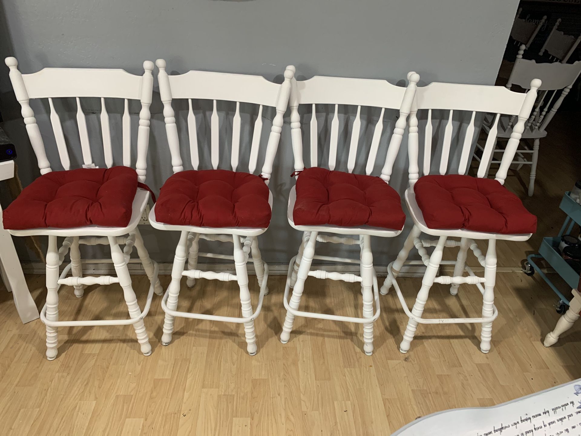 Set of 4 bar stools