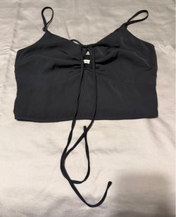 Abercrombie & Fitch black keyhole camisole top features adjustable spaghetti straps size medium