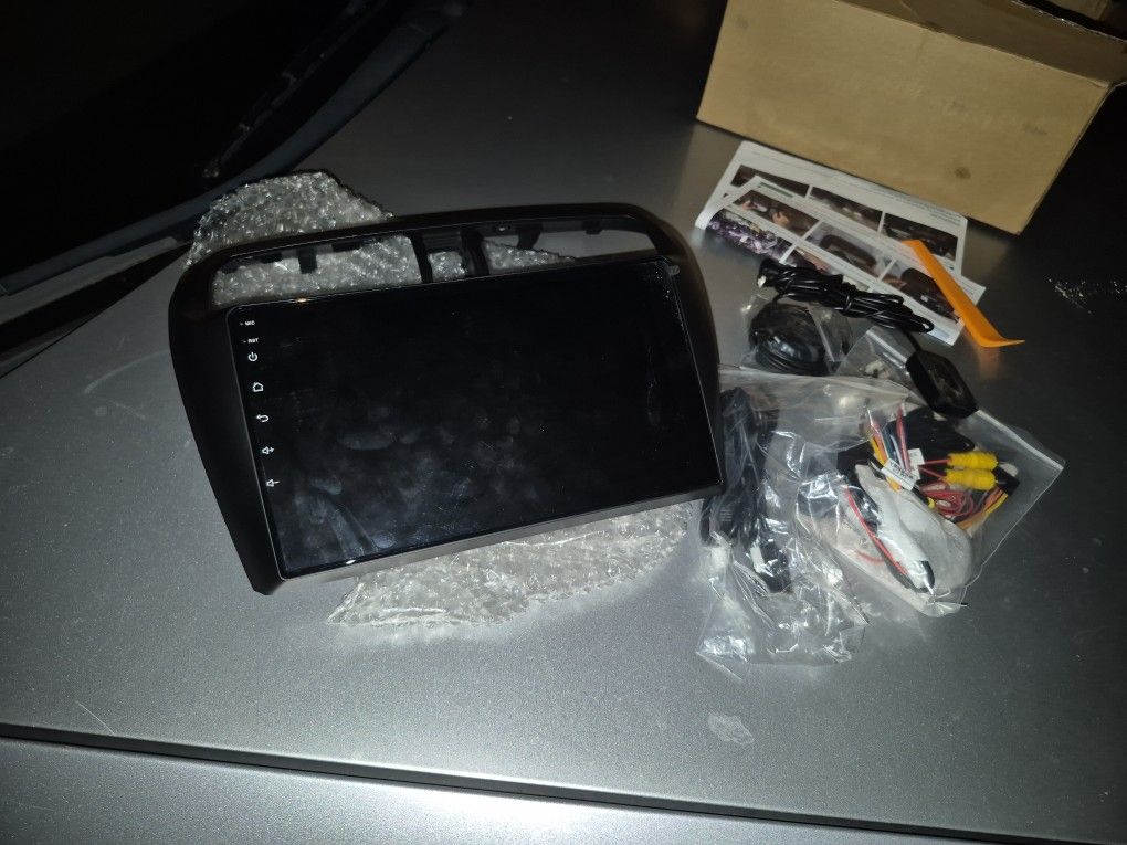 9in HD Touchscreen Mirage