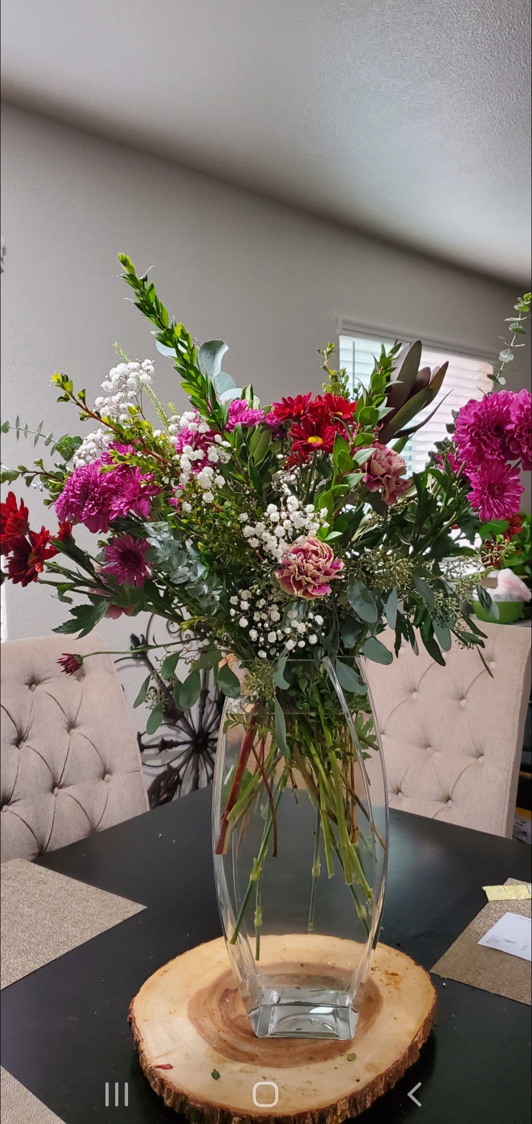 **FRESH FLOWERS**MONDAY SPECIAL**DELIVERY AVALIABLE**