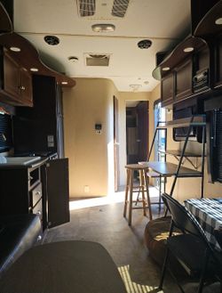 2014 Dutchmen Rubicon 31ft