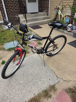 Mens mountain bike