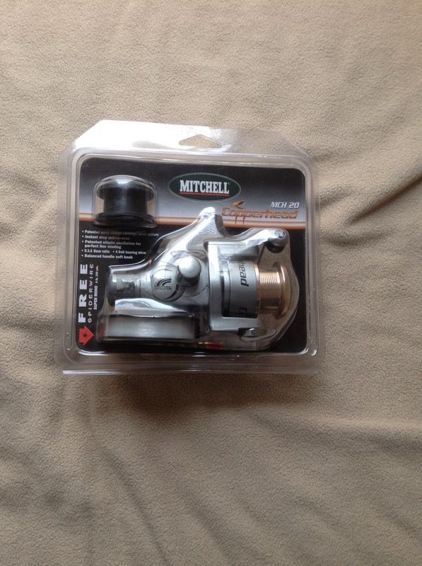 Fishing reel Mitchell Copperhead MCH 20 for Sale in Virginia Beach