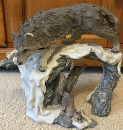 Wolf Sculpture