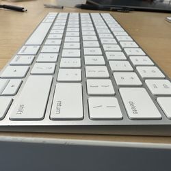 Apple Magic Keyboard 2 (used)