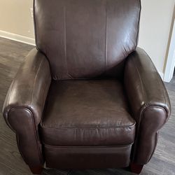 Recliner Arm Chair (COMFY and in Good Condition)