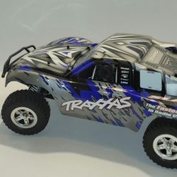 Traxxas SLASH Ready2Run With Batteries And Box 