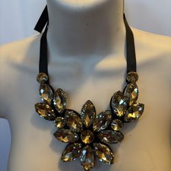Just Lovely Beautiful Jeweled Light Weight Necklace On Ribbon STUNNING!