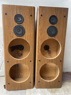 2 Speakers cabinet empty box 12 inches