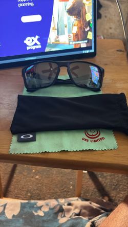 Oakley Sun Glasses