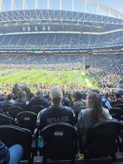 Seahawks vs Cardinals 11/8 -- 2 Club Seats