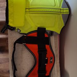 Like New Large/xl Dog Life Jacket And Padded Harness