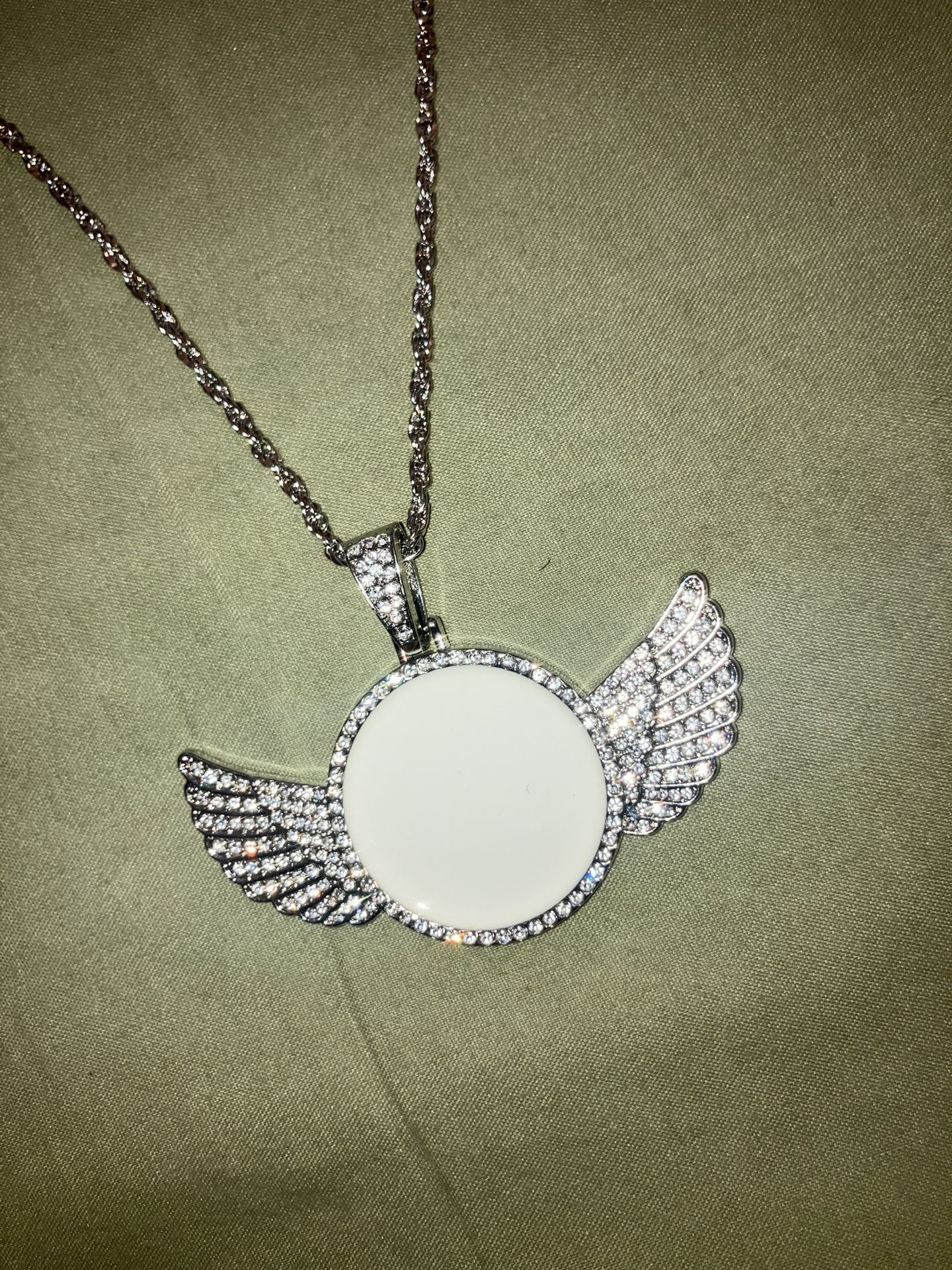 Customizeble Winged Pendent Good Clarity