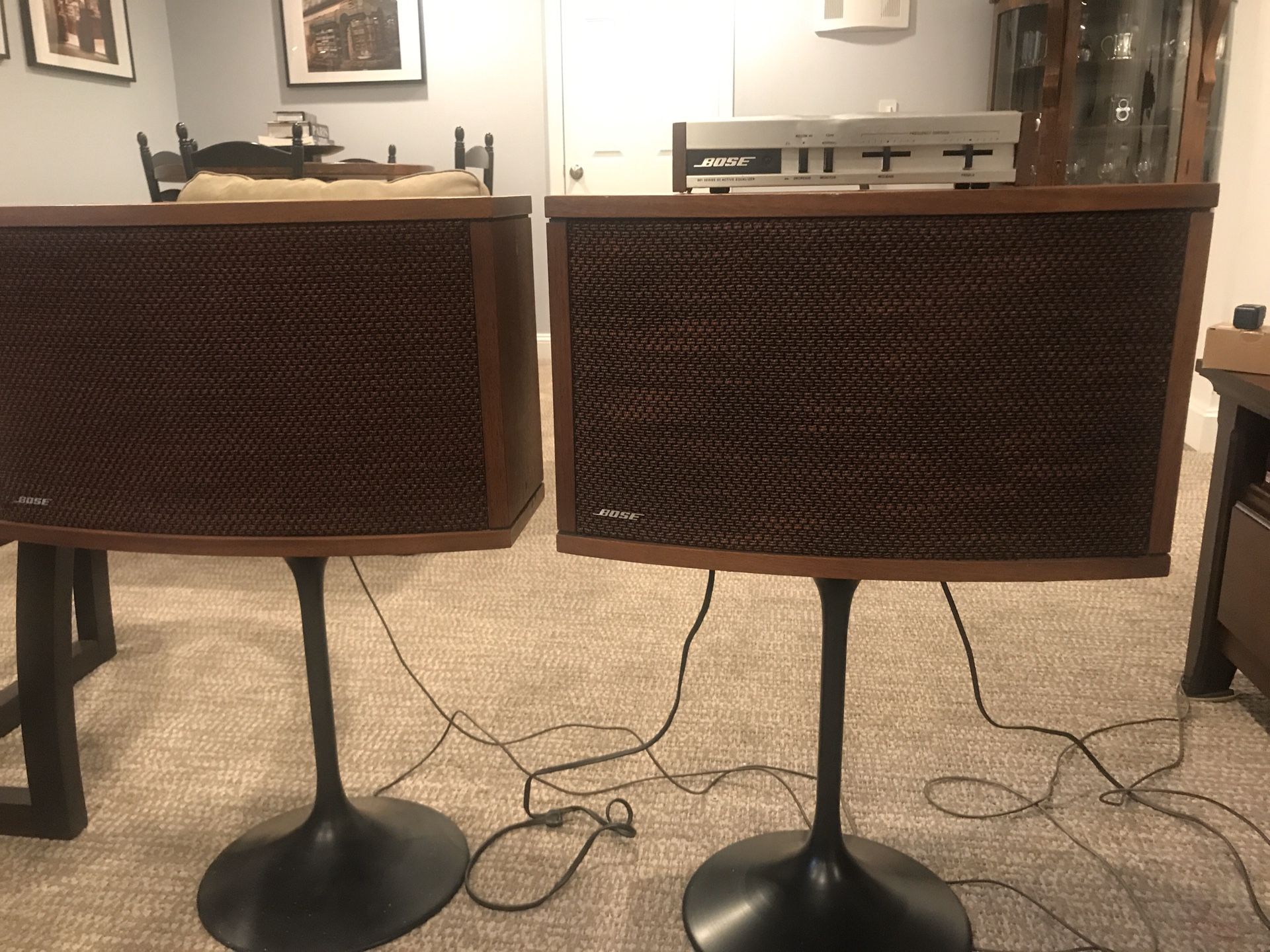 Set of 2 Bose speakers 901 series with equalizer