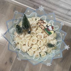 50 Roses Hello Kitty Christmas Bouquet 