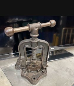 Antique Vintage Pipe Vise Vice Tool Truck Mount Garage Industrial
