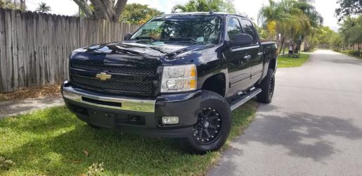 2011 CHEVROLET SILVERADO
