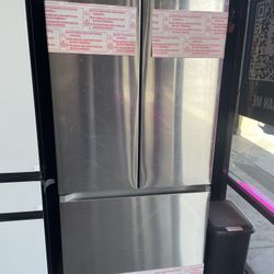 Samsung 33” Wide 3 Door Refrigerator With Water And Ice
