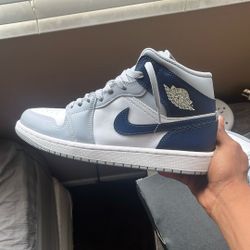 Air Jordan 1 Mid