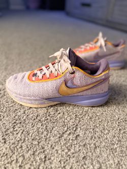 Nike LeBron 20 Violet Frost Men Size 8